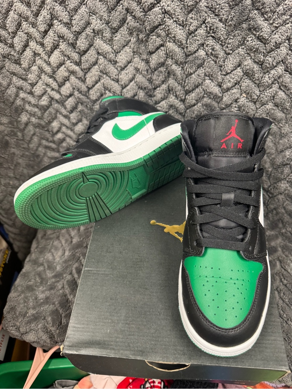 Air Jordan 1 Mid Green Toe